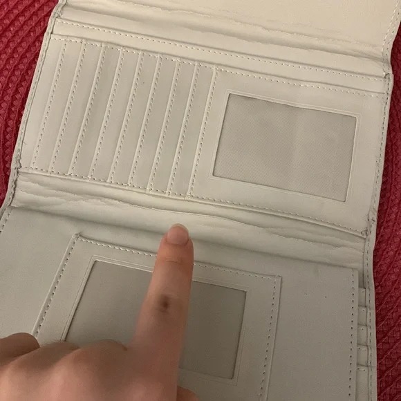 Off-White / Light Beige Genuine Leather Wallet - Picture 10 of 14